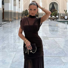 Vestido Elixire™ com Tule Translúcido e Drapeado Sofisticado