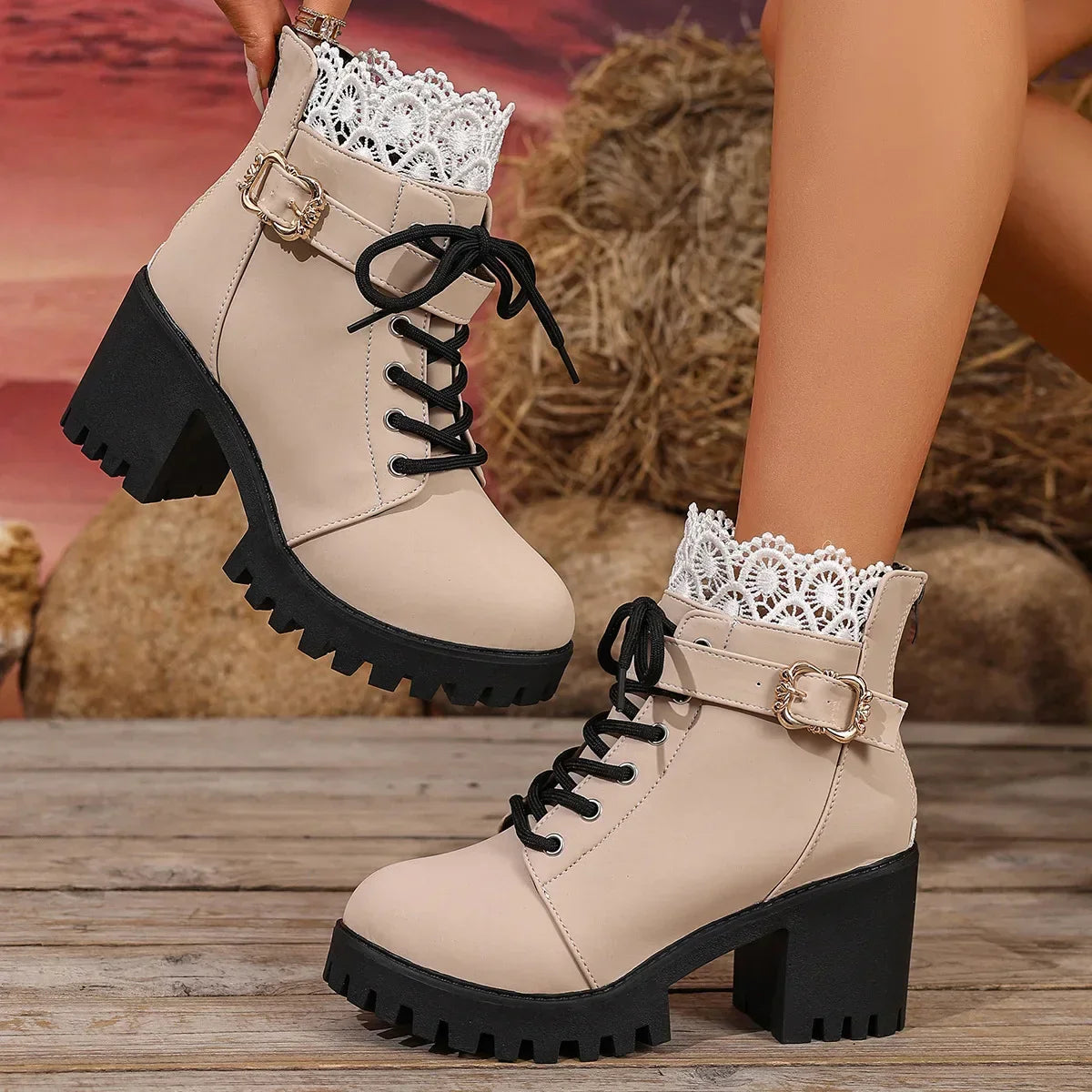 Bota Victoria Urban™ com Renda Elegante e Design Britânico