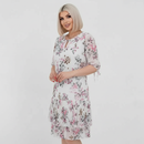 Vestido Évelyne™ com Estampa Floral Delicada e Mangas 3/4