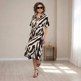 Vestido Marfim™ Longo Zebrado com Cintura Ajustável