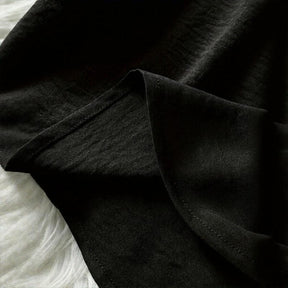 Blusinha Maya™ com Barra Curva Delicada e Decote em V com Abertura